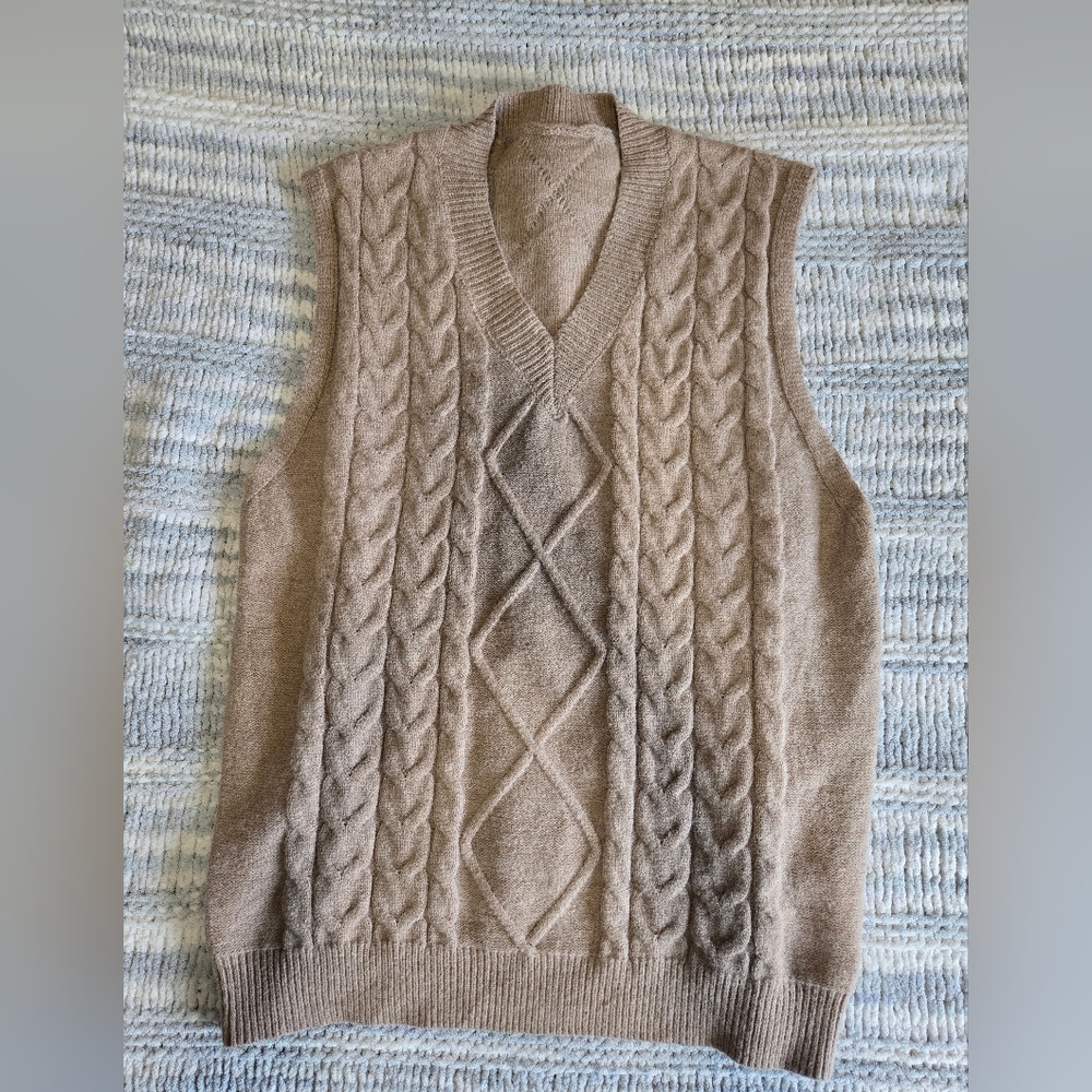 Cable Knit V-Neck Sweater Vest - Brown